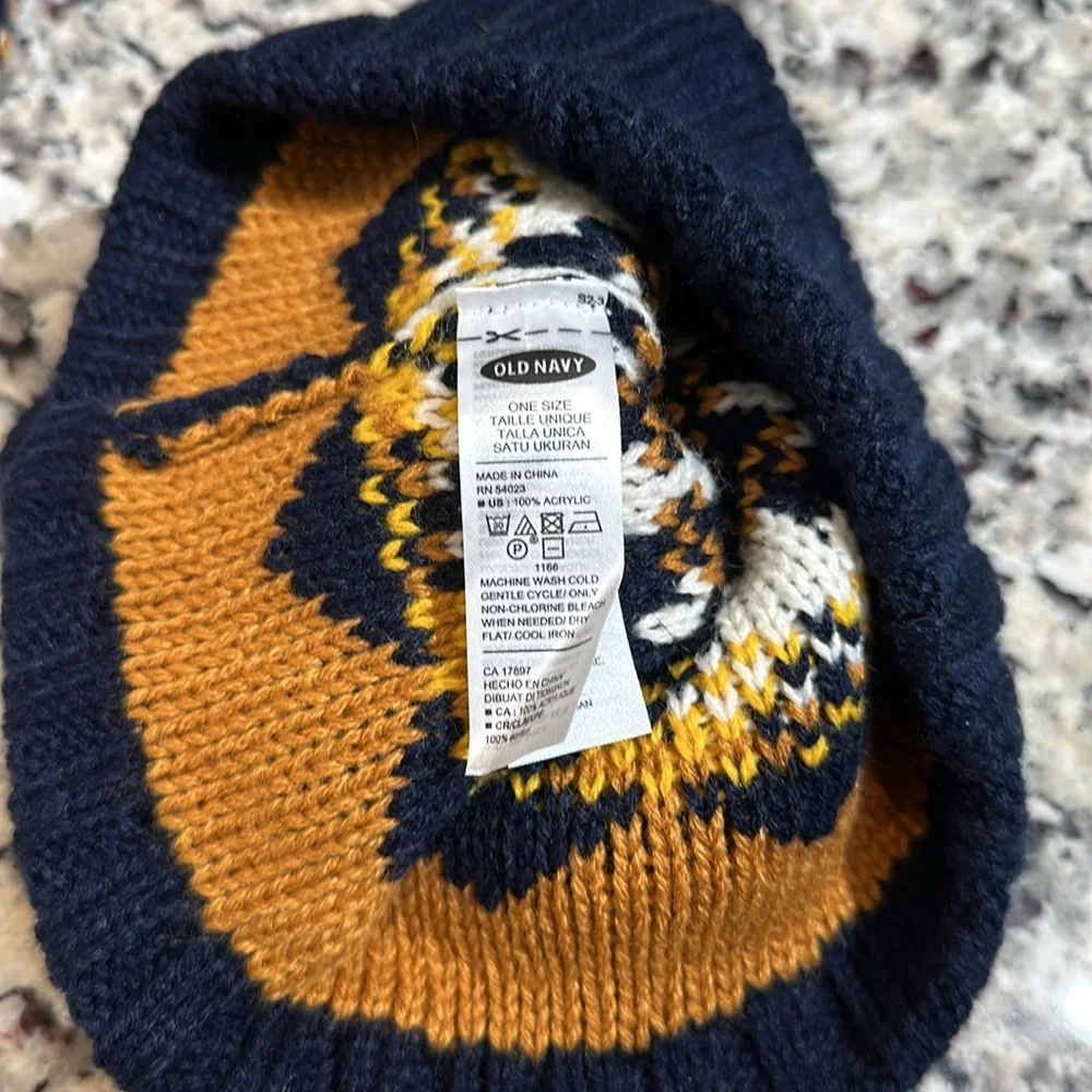 Old Navy Fair Isle Knit‎ Winter Hat Scarf Gloves 3-Piece Set One Size